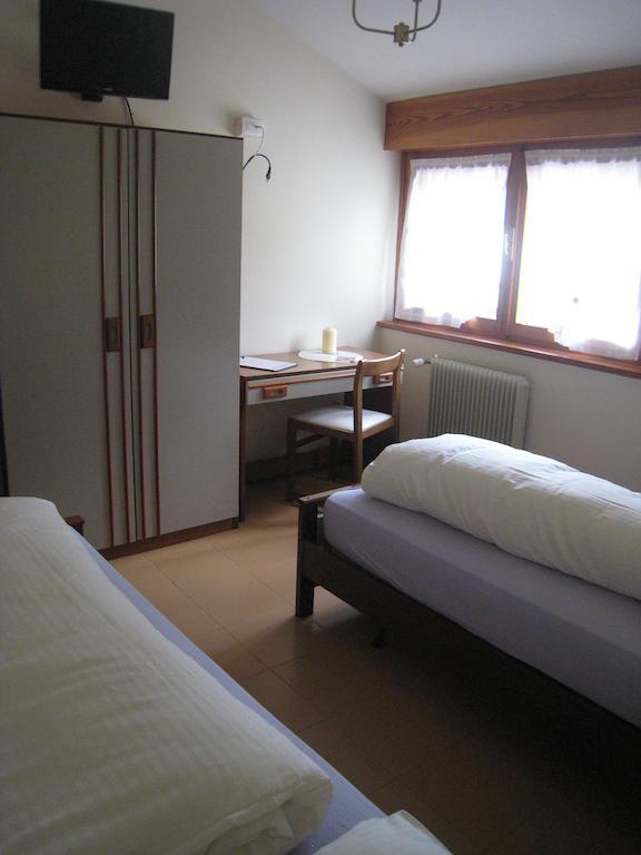 Casa Per Ferie Paola Di Rosa Arta Terme Room photo